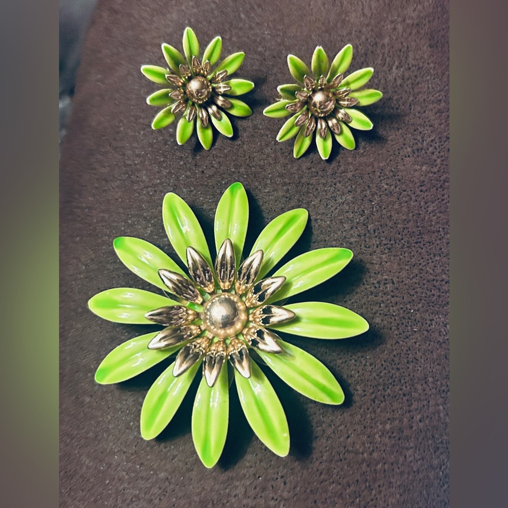 Sarah Cov Green Enamel Flower Brooch & Matching Earings